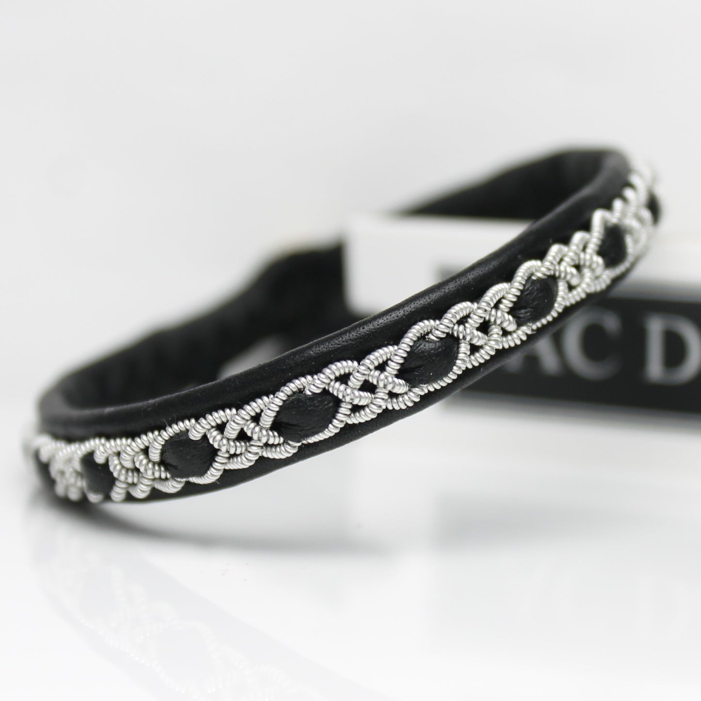 sami bracelet minimalist style in black reindeer leather