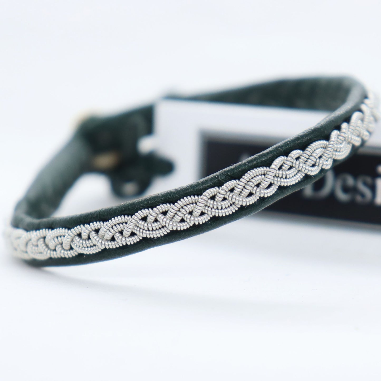 Sami bracelet Syn in forest green reindeer leather