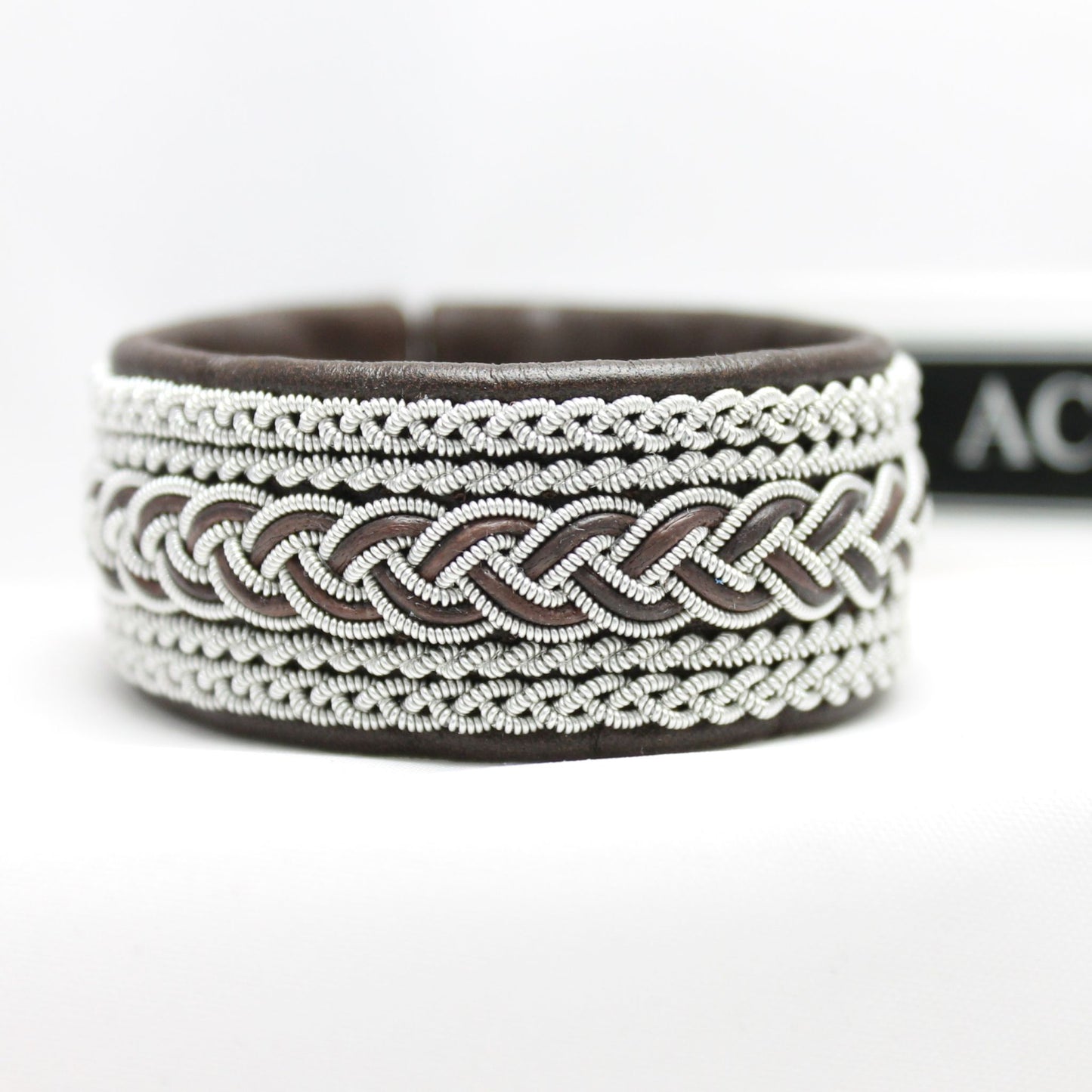 Wide sami bracelet in dark brown leather and pewter wire braids