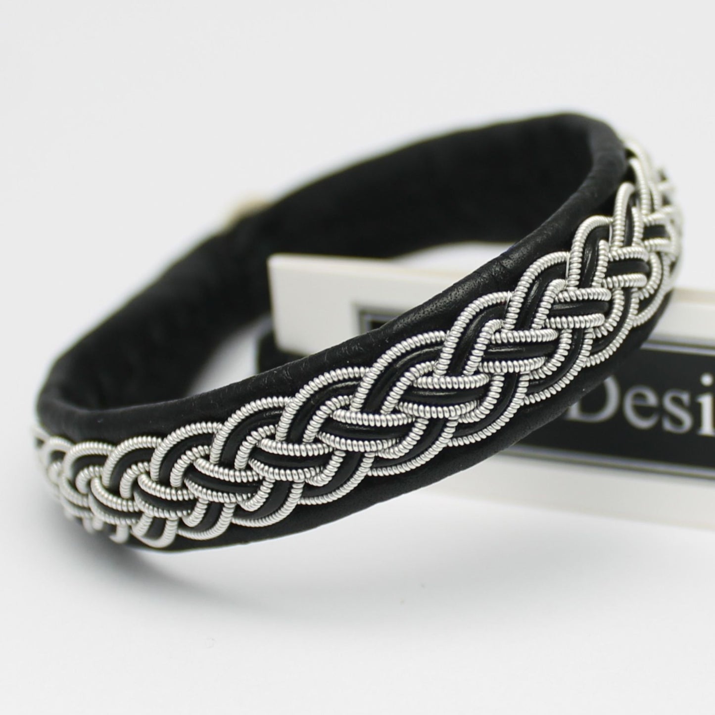 sami bracelet in black leather