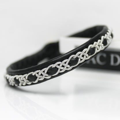 sami bracelet minimalist style in black reindeer leather