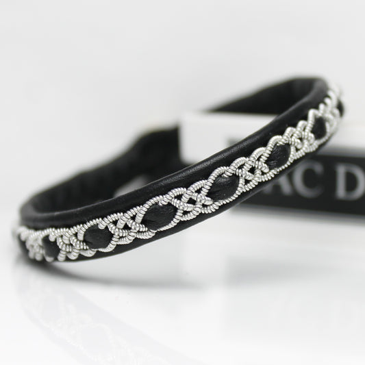 sami bracelet minimalist style in black reindeer leather