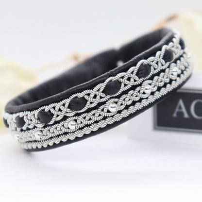 Nordic Sami bracelet in reindeer leather and silver beads