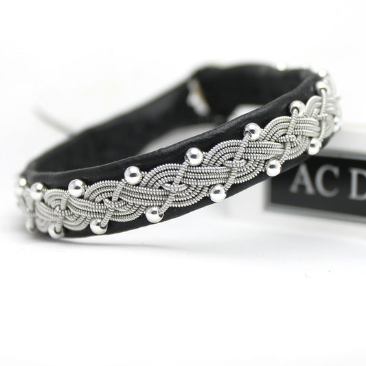 Sami bracelet in reindeer leather and silver beads