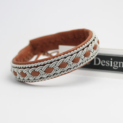 Nordic bracelet in pewter wire and reindeer leather