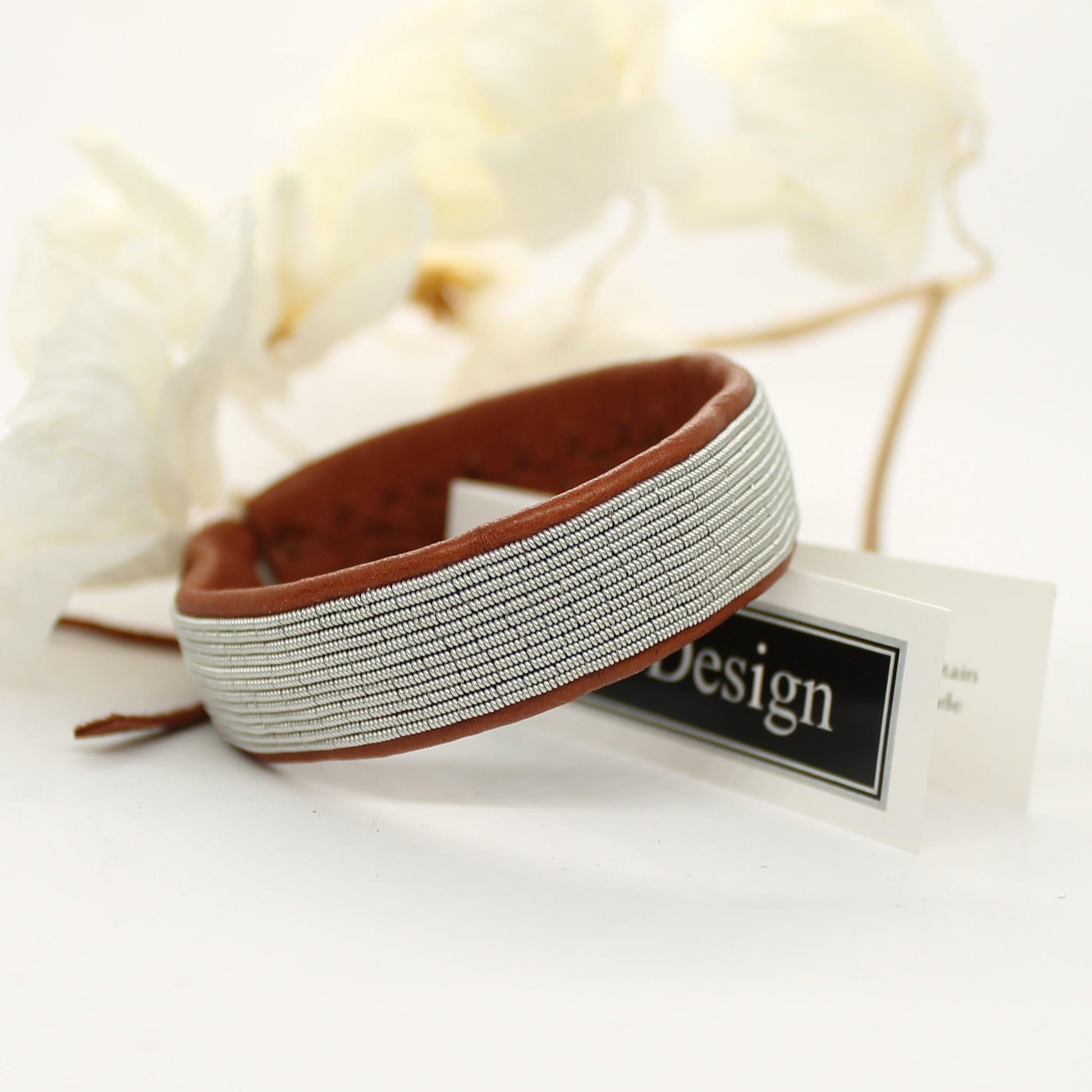Handcrafted Sami bracelet in nature brown leather and pewter thread