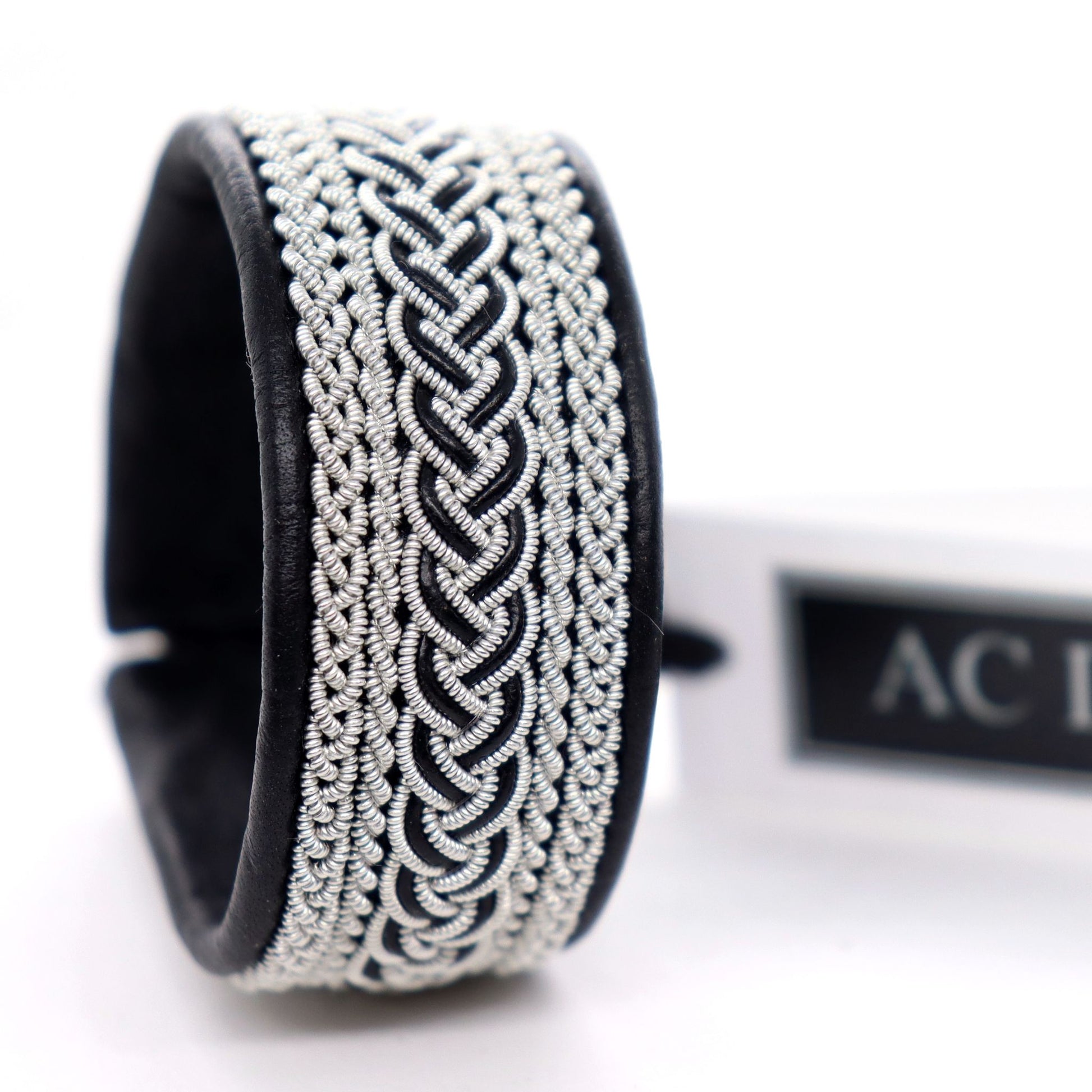 Handcrafted Sami bracelet in Black reindeer leather 