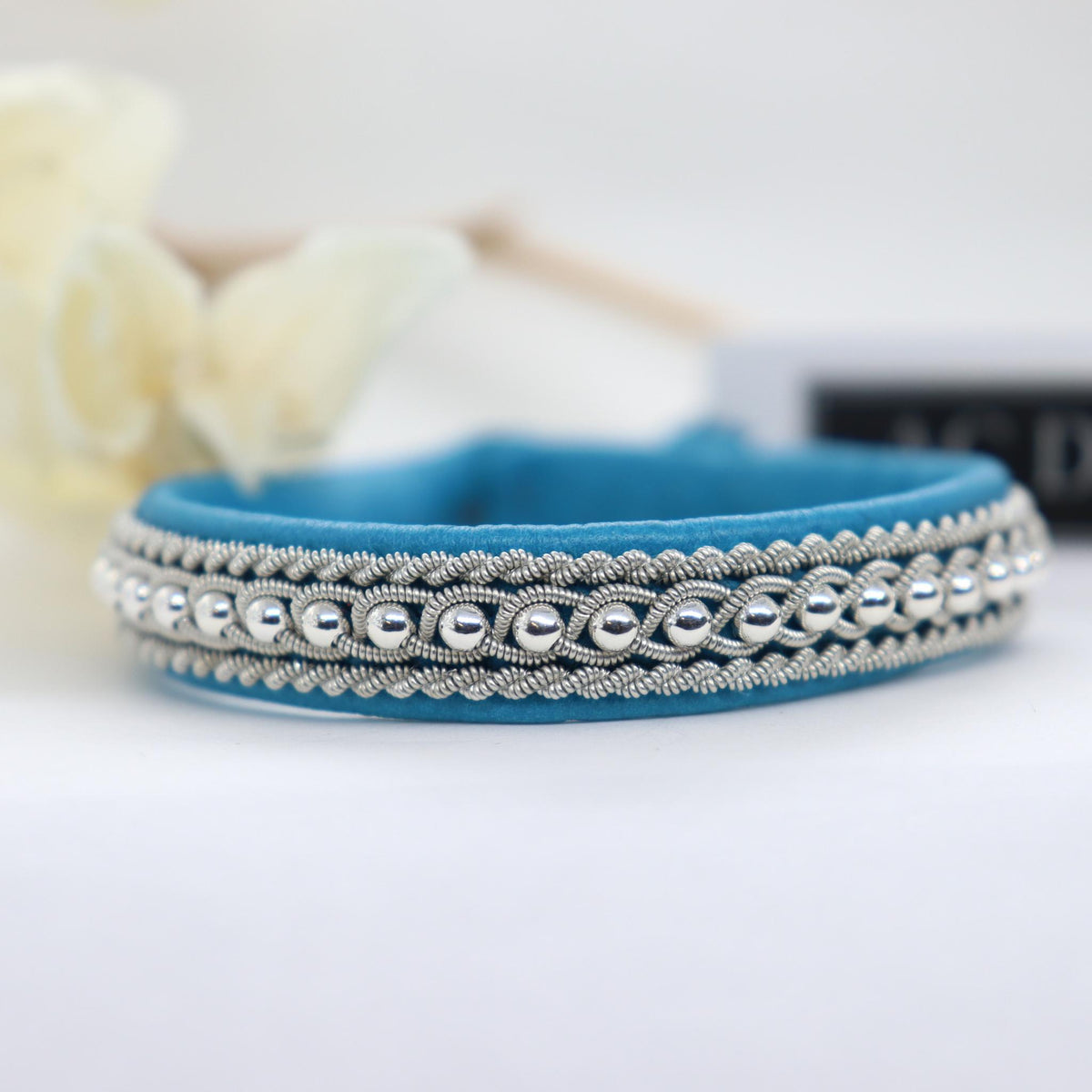 Handcrafted Sami leather bracelet with sterling silver beads