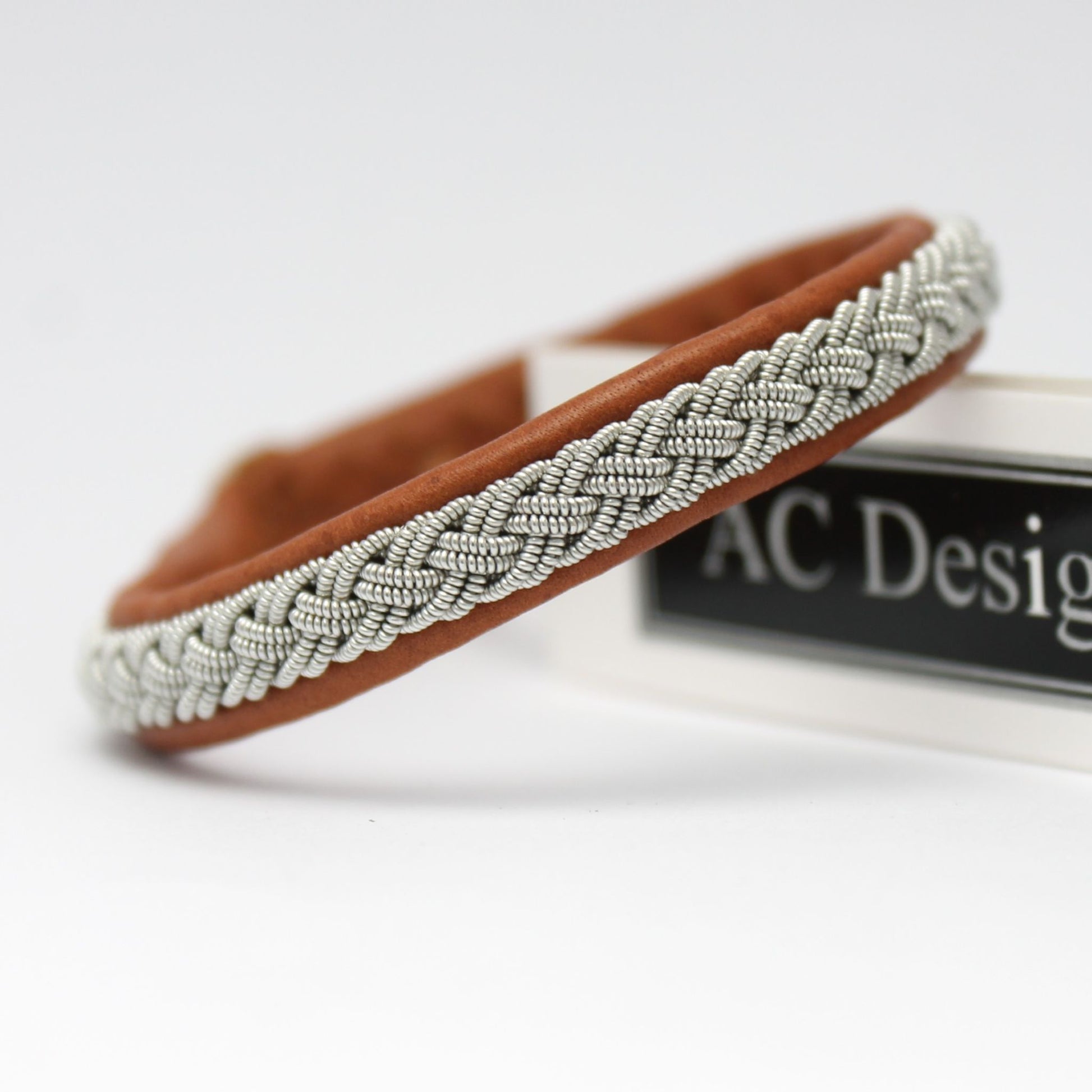 Sami bracelet in nature brown leather