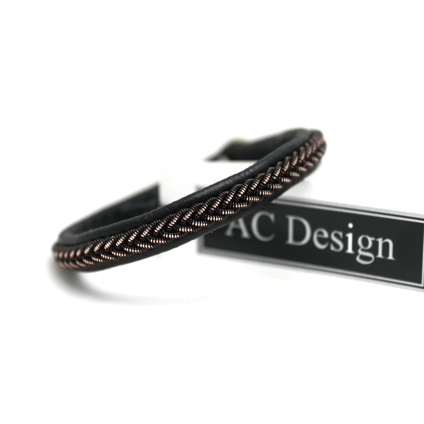 Sami bracelet in black leather and shimmering black copper wire braid