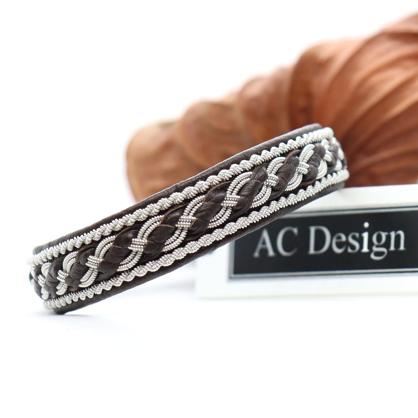 Classic Sami bracelet with pewter braids and genuine leather