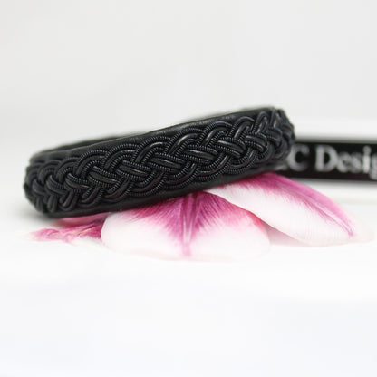 sami bracelet ome in black copper wire and cord