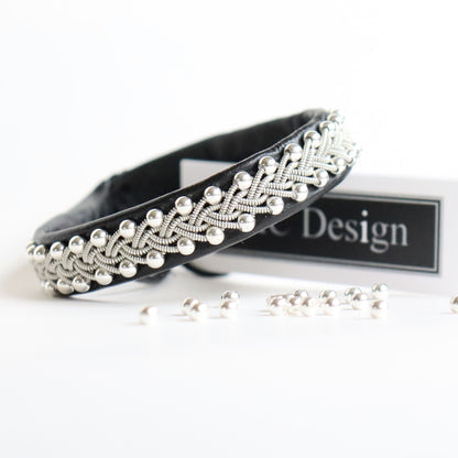 Black narrow sami armband in leather, pewter wire and silver beads