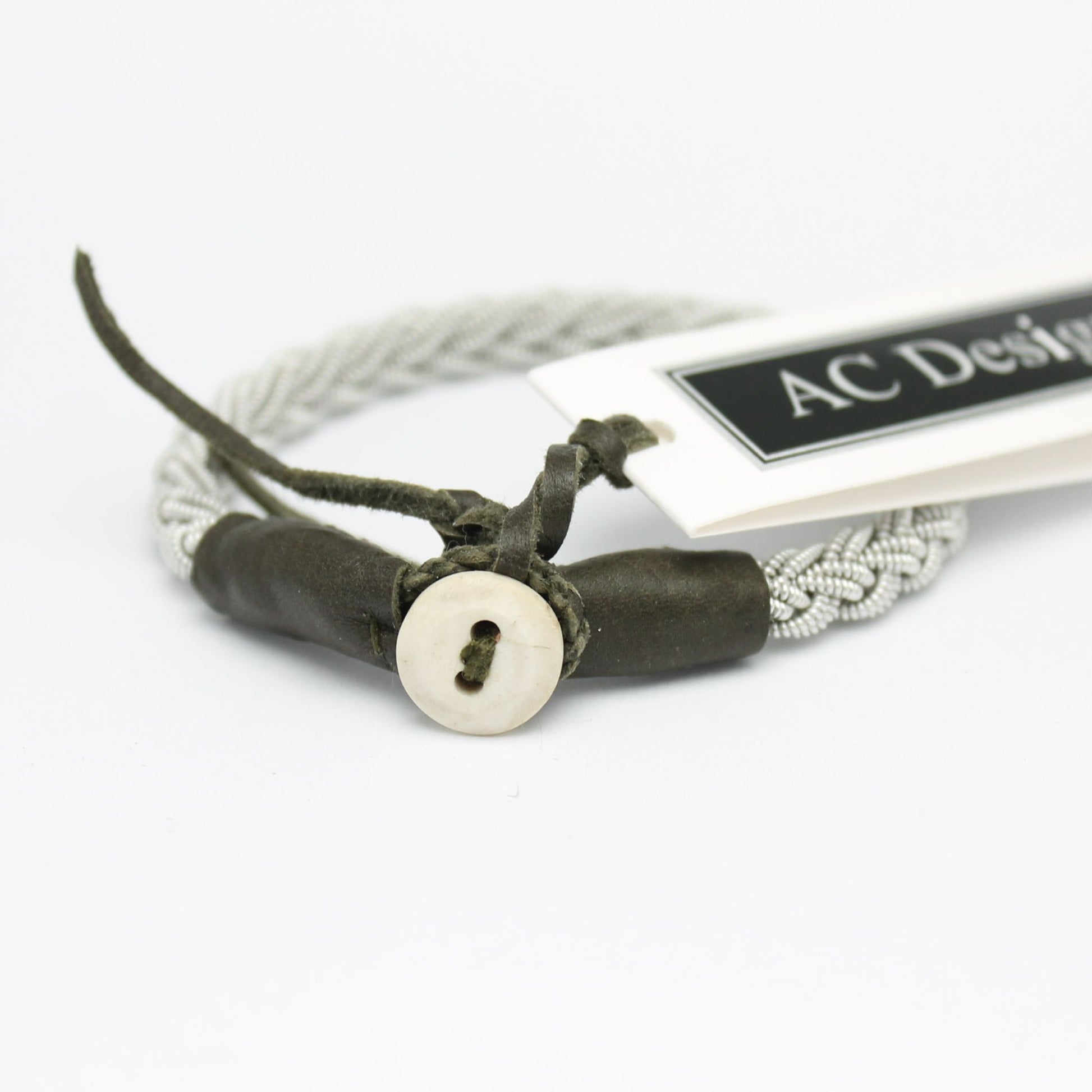 Sami bracelet with button made from reindeer horn