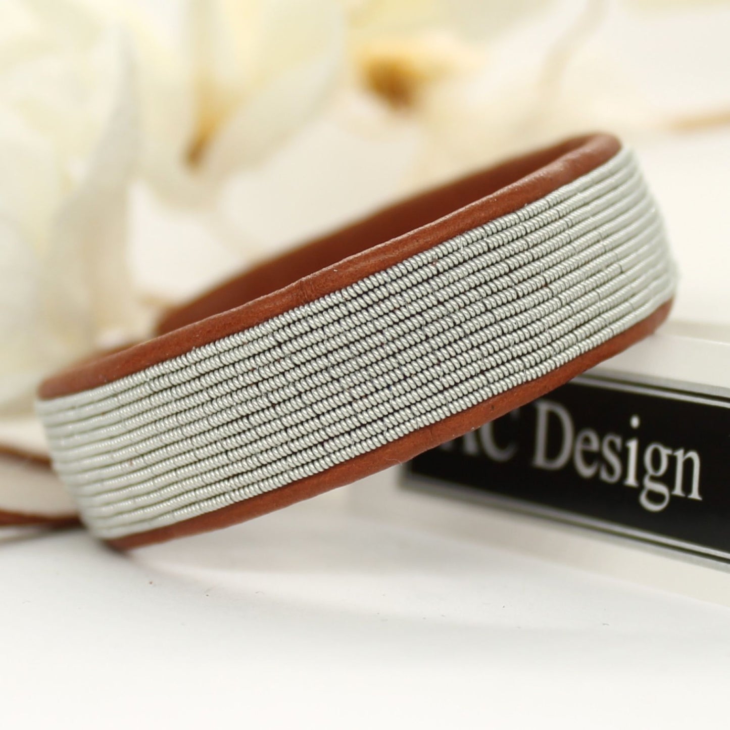 Sami bracelet in nature brown leather and pewter thread
