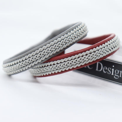 sami bracelet in reindeer leather color red and graphite