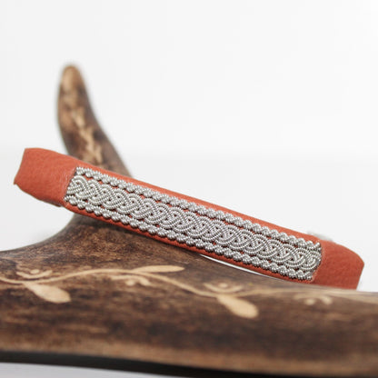 Sami hair clip in nature brown leather and pewter braids