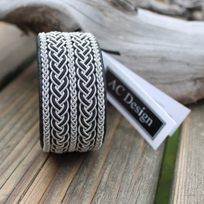 Wide Sami bracelet in Black reindeer leather