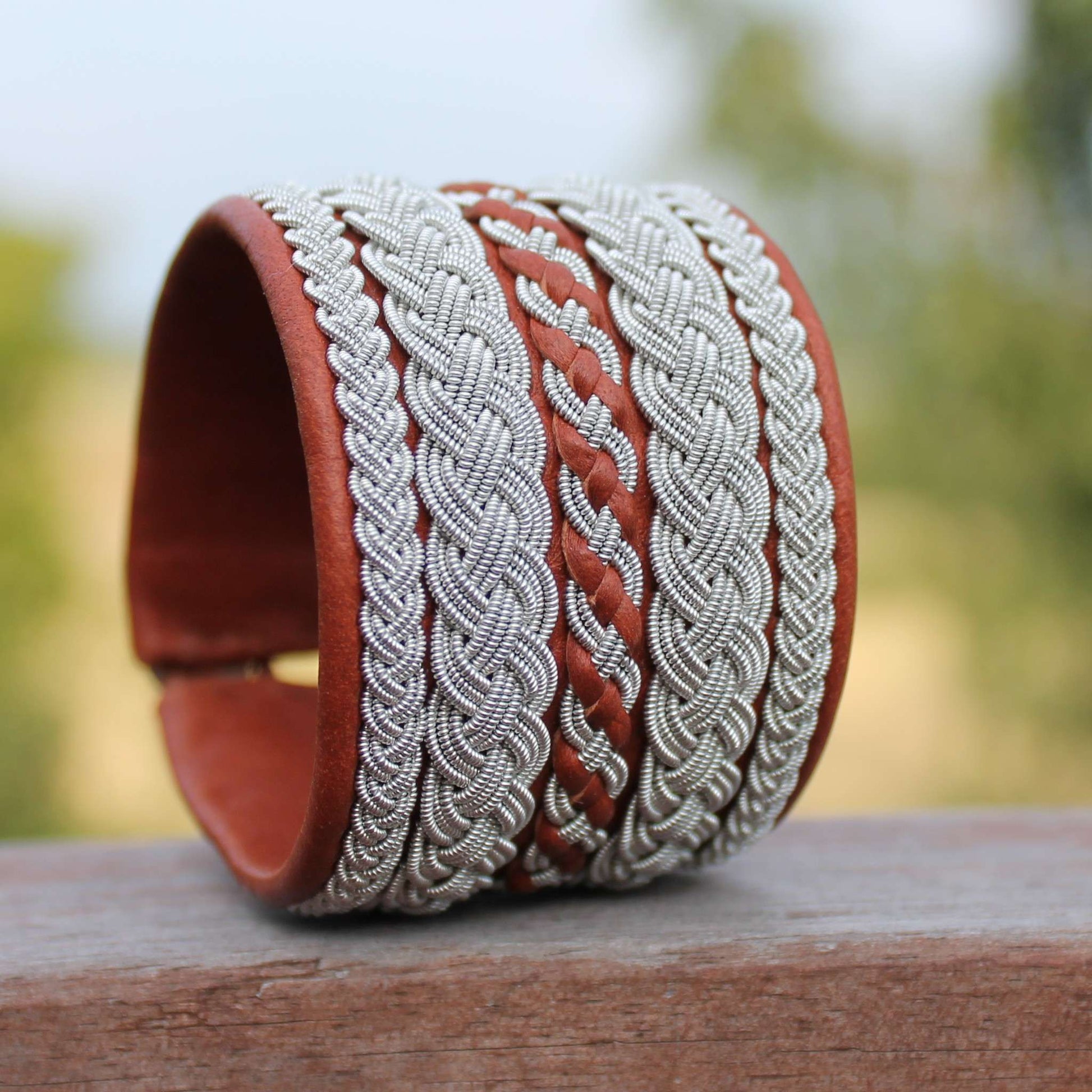 Nature Brown Sami bracelet in pewter wire braids and genuine leather