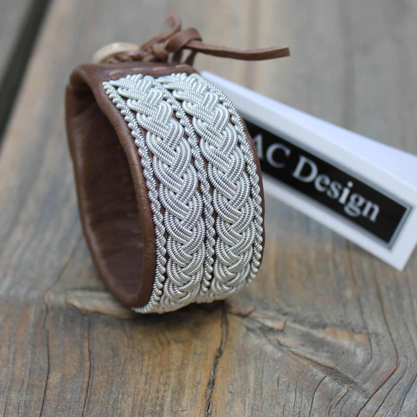 Sami bracelet in dark brown leather and pewter thread, wide design